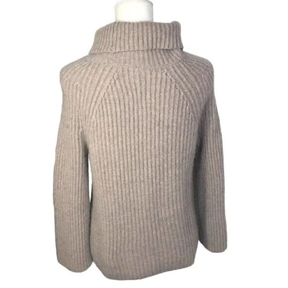 Halogen 100% cashmere Ribbed Turtleneck Knit Beige Sweater Size XS - Picture 3 of 6